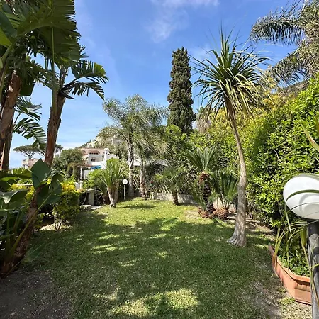 Robienne Vila Lacco Ameno (Isola d'Ischia)